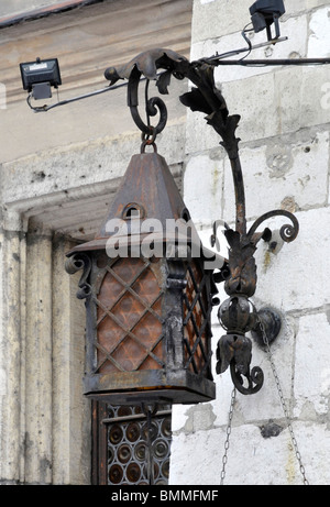 Antica luce di metallo, Cracovia in Polonia , Est Europa Foto Stock