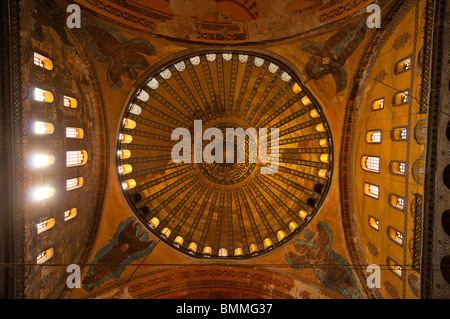 Le cupole di Aya Sofia, Istanbu l- Vista dall'interno Foto Stock