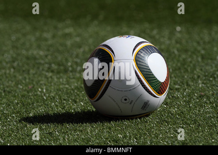 JABULANI MATCHBALL UFFICIALE ALGERIA V SLOVENIA PETER MOKABA STADIUM POLOKWANE SUDAFRICA 13 Giugno 2010 Foto Stock