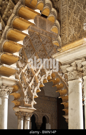 Dettagli architettonici entro l'Alcázar, Siviglia, Spagna Foto Stock