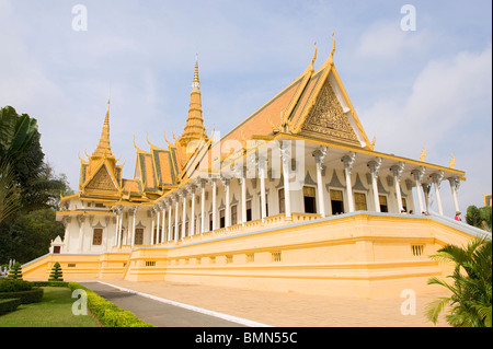 Uno degli edifici presso il Palazzo Reale di Phnom Penh Cambogia Foto Stock