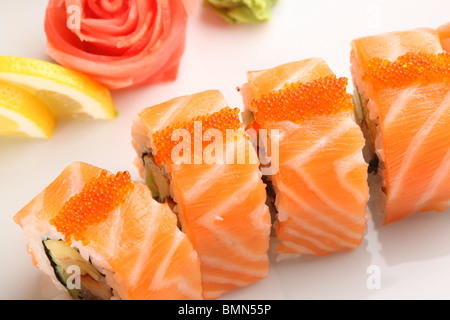 Set di sushi giapponese su una piastra Foto Stock