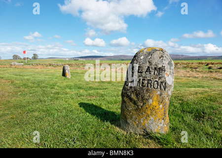 Giacobita pietra tombale del Clan Cameron sul campo di battaglia di Culloden, vicino a Inverness, Highland, Scotland, Regno Unito Foto Stock