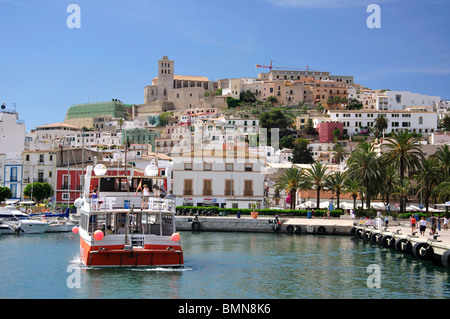 Vista della Città Vecchia, Dalt Vila e il porto, Eivissa, Ibiza, Isole Baleari, Spagna Foto Stock