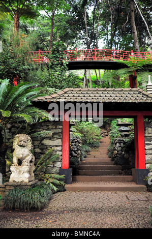 Gate, Monte Palace Tropical Garden - Monte, Madeira Foto Stock