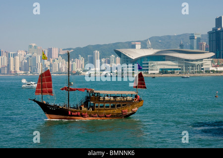 Hong Kong, Porto Skyline Junk Foto Stock