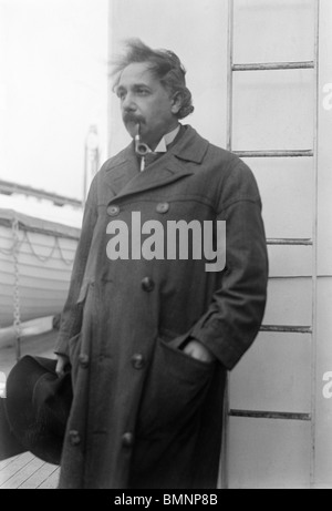 Foto c1920s di Albert Einstein (1879 - 1955) - il tedesco fisico teorico e vincitore del Premio Nobel. Foto Stock