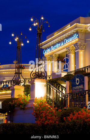 Deauville, Côte Fleurie Casino Di Notte Foto Stock