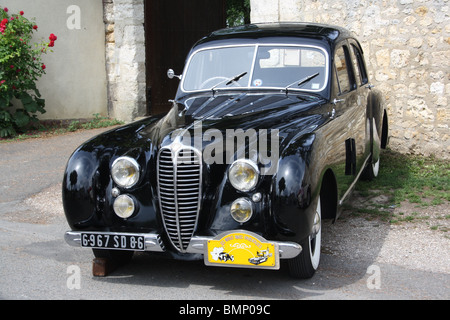 Verniciato di nero auto Delahaye, costruito nel 1949 Foto Stock