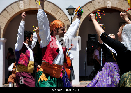 Le Baleari spettacolo folcloristico, Plaça d'Espanya, Santa Eulària des Riu, Ibiza, Isole Baleari, Spagna Foto Stock