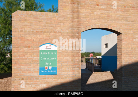 Texas, Roma, mondo Birding Center, Roma Bluffs Observation Deck affacciato sul Rio Grande Foto Stock