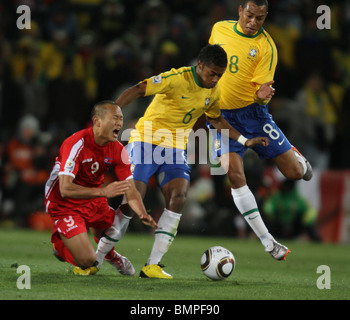 JONG TAE SE MICHEL BASTOS & G BRASILE COREA DEL V DPR ELLIS PARK Johannesburg Sudafrica 15 Giugno 2010 Foto Stock