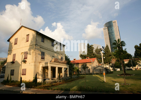 Israele, Tel Aviv, edifici ricostruiti del Templer colonia di Sarona, nel centro di Tel Aviv. Foto Stock