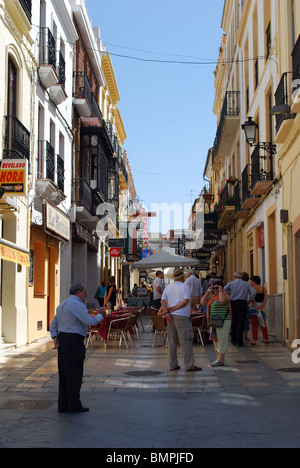 Ristorante rivestito street, Ronda, provincia di Malaga, Andalusia, Spagna, Europa occidentale. Foto Stock