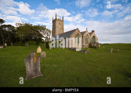 St Uny la chiesa in un giorno di primavera Foto Stock