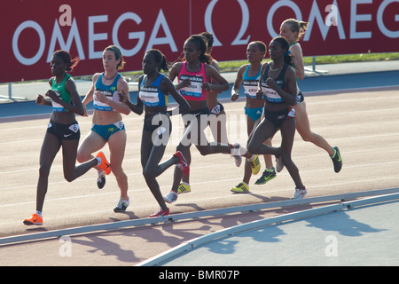 Guide di scorrimento in competizione nella donna 5000 metri al New York Grand Prix IAAF Diamond League Foto Stock