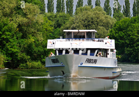 La motonave "Fribourg', uno di una flotta di navi svizzere che la crociera dei laghi di Morat (Murtensee), Neuchâtel e Bienne Foto Stock