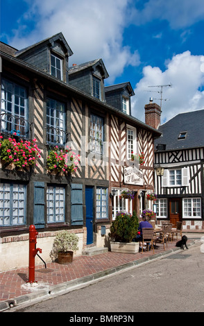 Il villaggio del patrimonio culturale del Beuvron En Auge , Calvados , Normandia , Francia , in Europa Foto Stock