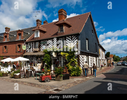 Il villaggio del patrimonio culturale del Beuvron En Auge , Calvados , Normandia , Francia , in Europa Foto Stock