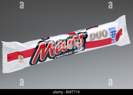 Il supporto di Inghilterra di calcio Mars duo originale barra di cioccolato Foto Stock