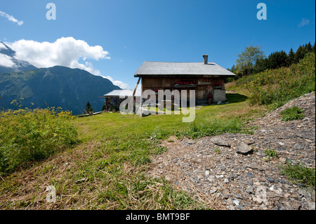 Chalet alpino su Le Prarion nella valle del Monte Bianco, Francia. Foto Stock