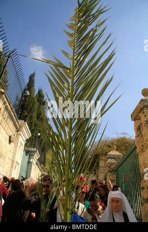 Israele, Gerusalemme, Pasqua, Domenica delle Palme processione sul Monte degli Ulivi Foto Stock