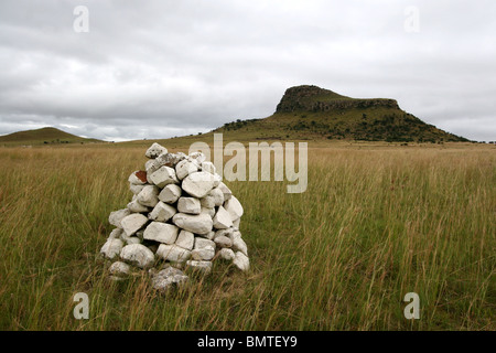 Cairn, Isandlwana, Kwazulu-Natal, Sud Africa. Foto Stock