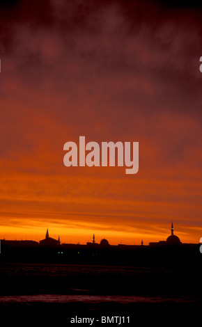 Israele, il tramonto sulla città vecchia di Acco Foto Stock