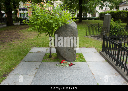 Tomba di uomo politico svedese e il primo ministro Olof Palme, Adolf Fredrick cimitero di Stoccolma, Svezia Foto Stock