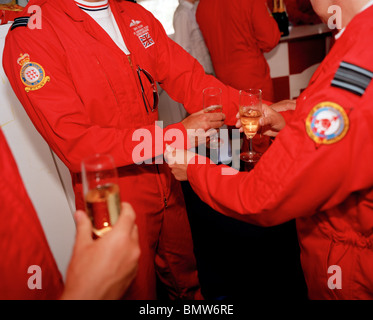 I piloti della "Freccia Rossa", la Gran Bretagna è Royal Air Force aerobatic team parte dopo aver superato la loro autorità di visualizzazione (PDA). Foto Stock