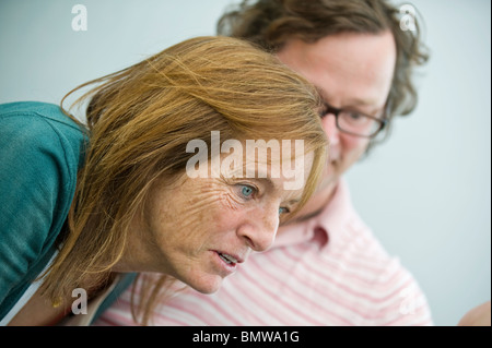 Chef Hugh Fearnley-Whittingstall e Ruth Rogers raffigurato a Hay Festival 2010 Hay on Wye Powys Wales UK Foto Stock