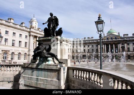 Cortile interno, Somerset House, The Strand, City of Westminster, Londra, Inghilterra, Regno Unito Foto Stock