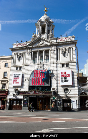 Billy Elliot giocare mostra presso il Victoria Palace Theatre, London, England, Regno Unito Foto Stock