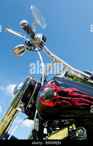 Harley Davidson CVO Fatbob custom motocicletta in corrispondenza di un bike show in Inghilterra Foto Stock