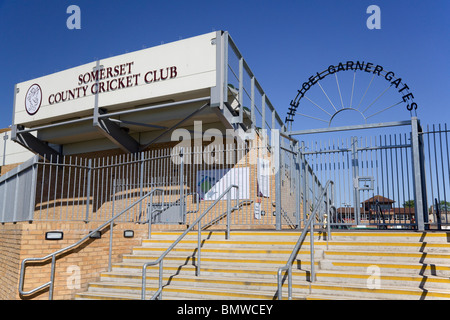 Joel Garner, cancelli di ingresso al Somerset County Cricket Ground, Taunton Foto Stock