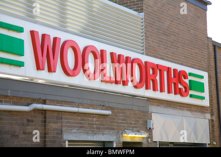 Woolworths il cibo australiano rivenditore, negozio qui di Avalon su Sydney spiagge nord,NSW, Australia Foto Stock