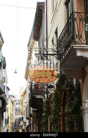 Trattoria Tre Marchetti sign in Verona, Italia Foto Stock