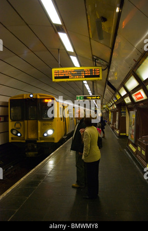 Moorstreet Wirral Line Station nel centro di Liverpool England Regno Unito Europa Foto Stock