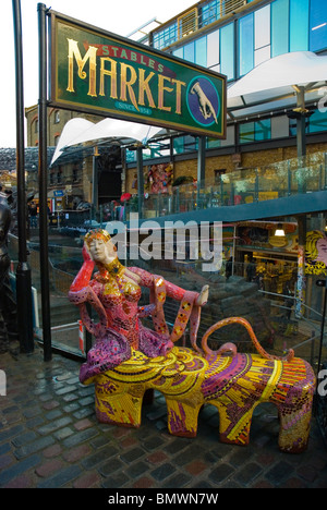 Le Scuderie rifatta mercato 2009 Camden Town Londra nord Inghilterra UK Europa Foto Stock