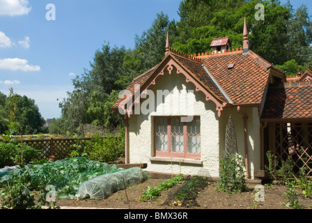St James Park Londra. Duck Island Cottage un vecchio cottage per i custodi del parco, l'orto. Londra, Inghilterra, HOMER SYKES Foto Stock