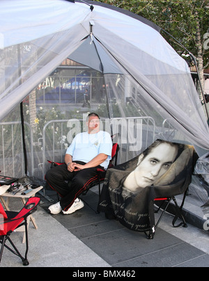 TWILIGHT FANS CAMP fuori per quattro giorni il Twilight Saga: Eclipse FANS CAMPING IN LINEA per la premiere del film sul 24Giugno D Foto Stock