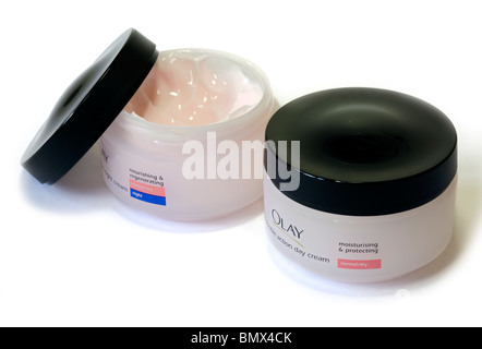 Olay crema idratante in vasi Foto Stock