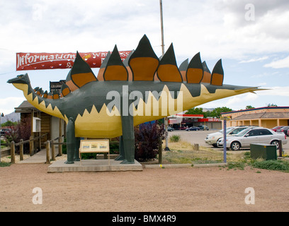 Camera di Commercio di dinosauro nelle città di Canon Colorado Foto Stock