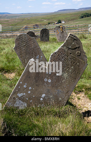 Le lapidi dal 1849 epidemia di colera Cefn Golau cimitero del colera Tredegar Wales UK Foto Stock