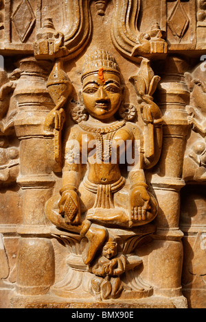 Sculture insdie il tempio Jain in Jailsalmer Fort, Jaisalmer, Rajasthan, India Foto Stock