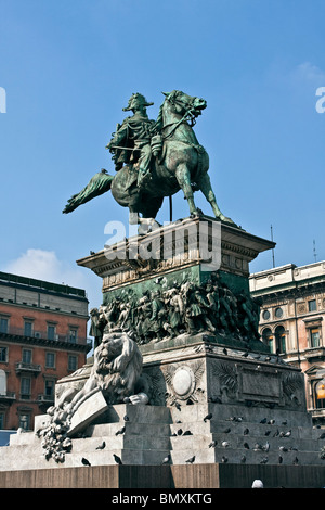 Statua equestre di Vittorio Emanuele II, Ercole Rosa scultore, 1896 Piazza del Duomo di Milano, Lombardia, Italia Foto Stock