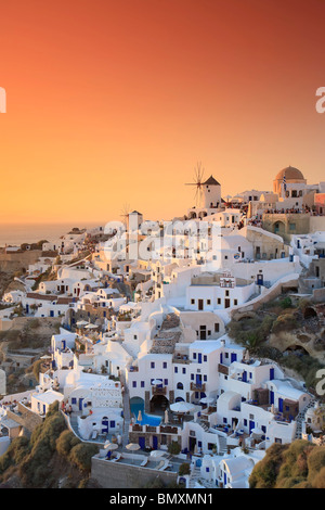 Grecia CICLADI Santorini, la cittadina di Oia e della caldera di Santorini Foto Stock