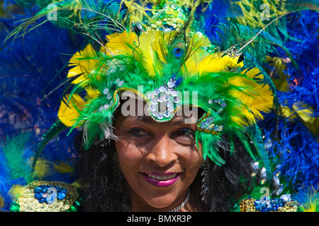 Donna vestito in costume di carnevale per la West End Festival, Glasgow Foto Stock