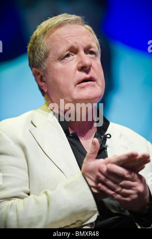 Ex hanno incontrato il commissario Sir Ian Blair raffigurato a Hay Festival 2010 Hay on Wye Powys Wales UK Foto Stock