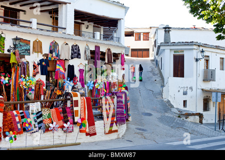 Negozio di souvenir per i turisti in Capileira, Las Alpujarras , Sierra Nevada, provincia di Granada, Spagna. Foto Stock
